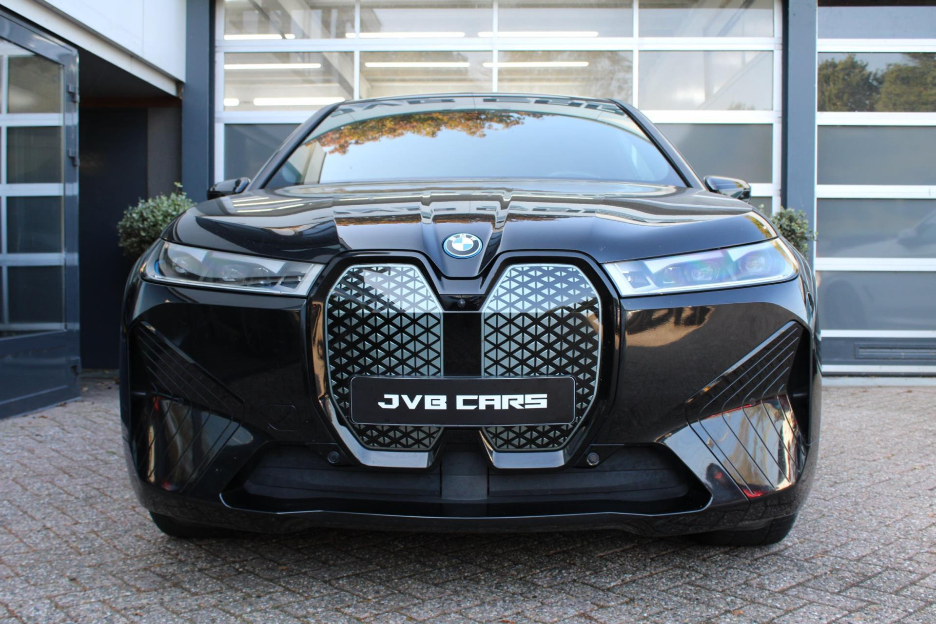 47970045-2.jpg